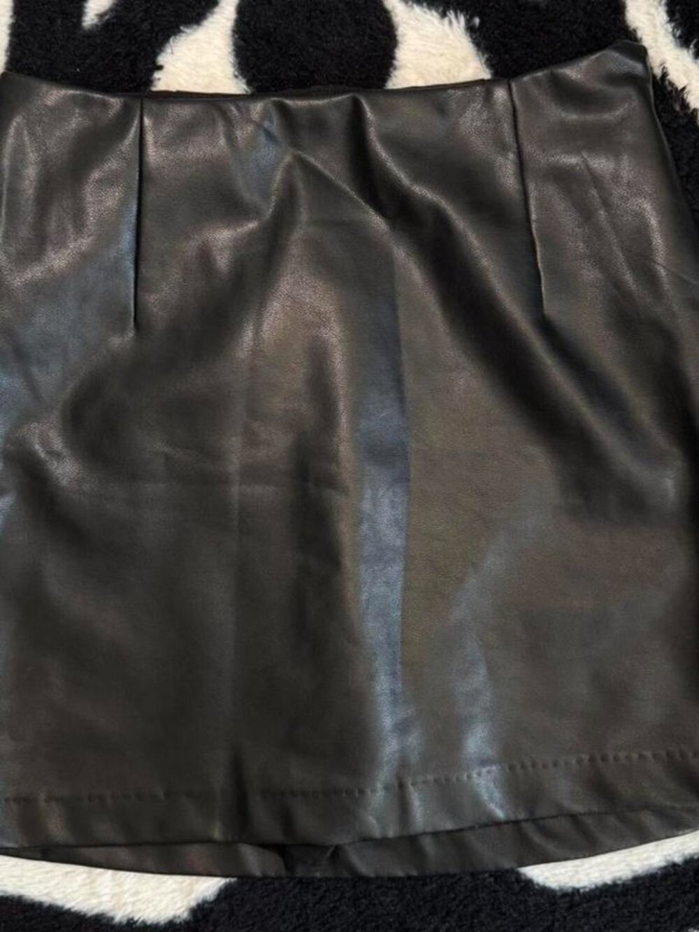 Abercrombie & Fitch | Black Faux Vegan Leather Mini Skort, Sz XXS - Picture 2 of 4